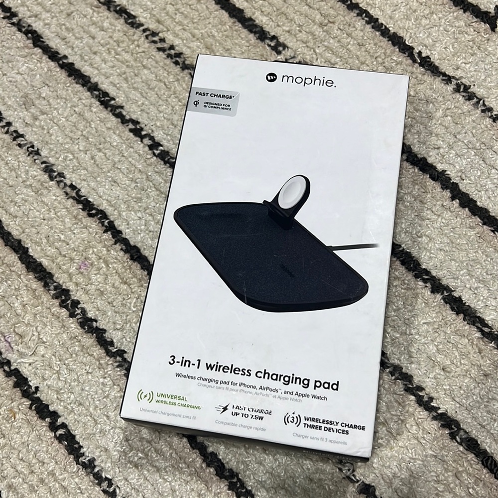 Mophie 3-in-1 wireless charging pad